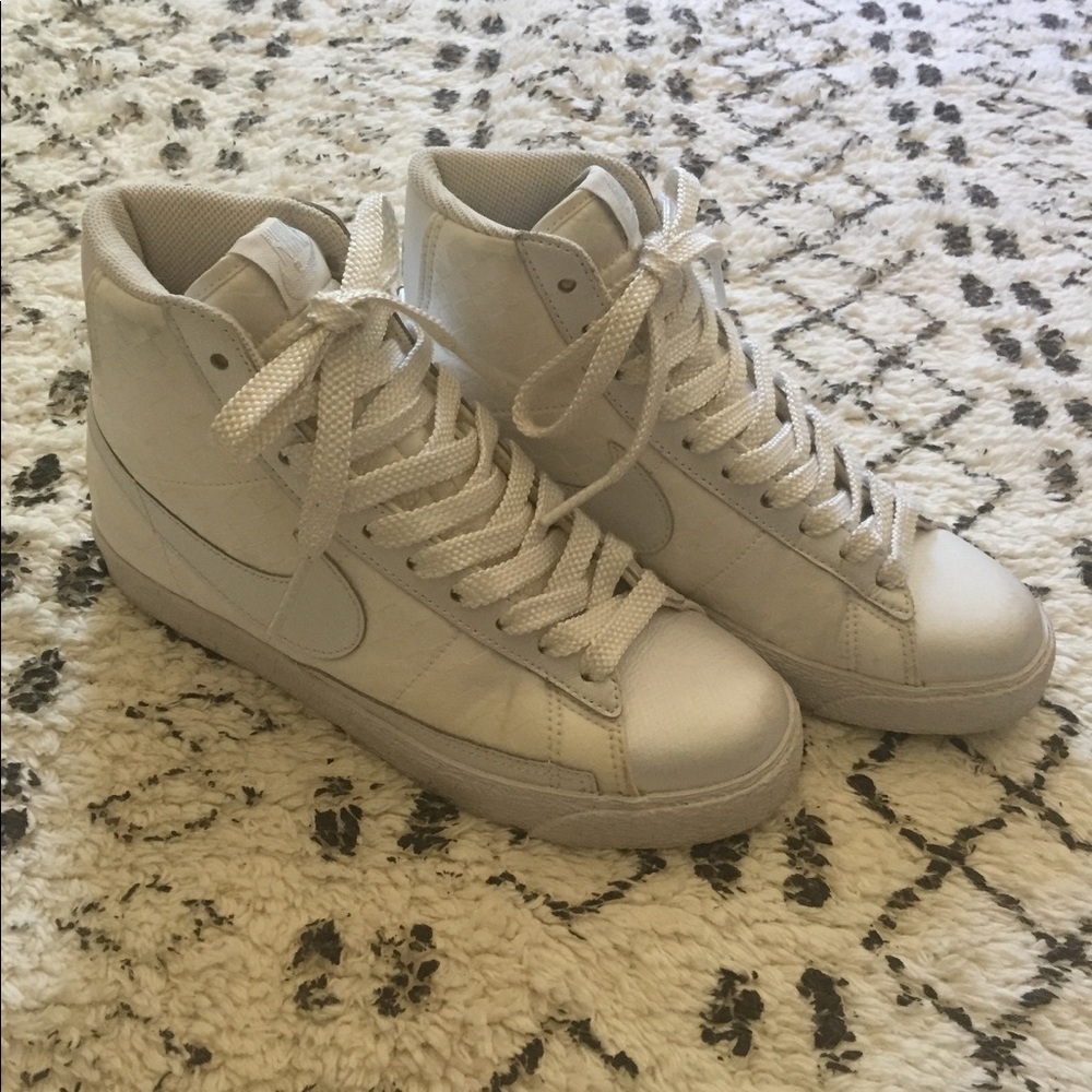 White checkered NIKE blazers! ‼️open to offers‼️
